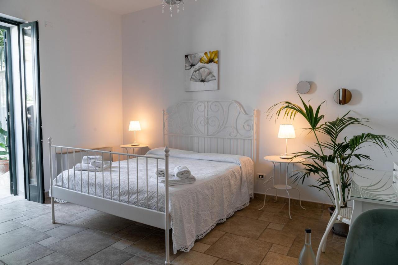 Masseria Agriturismo Il Sorriso Degli Ulivi - Dimora Di Charme Галиполи Екстериор снимка